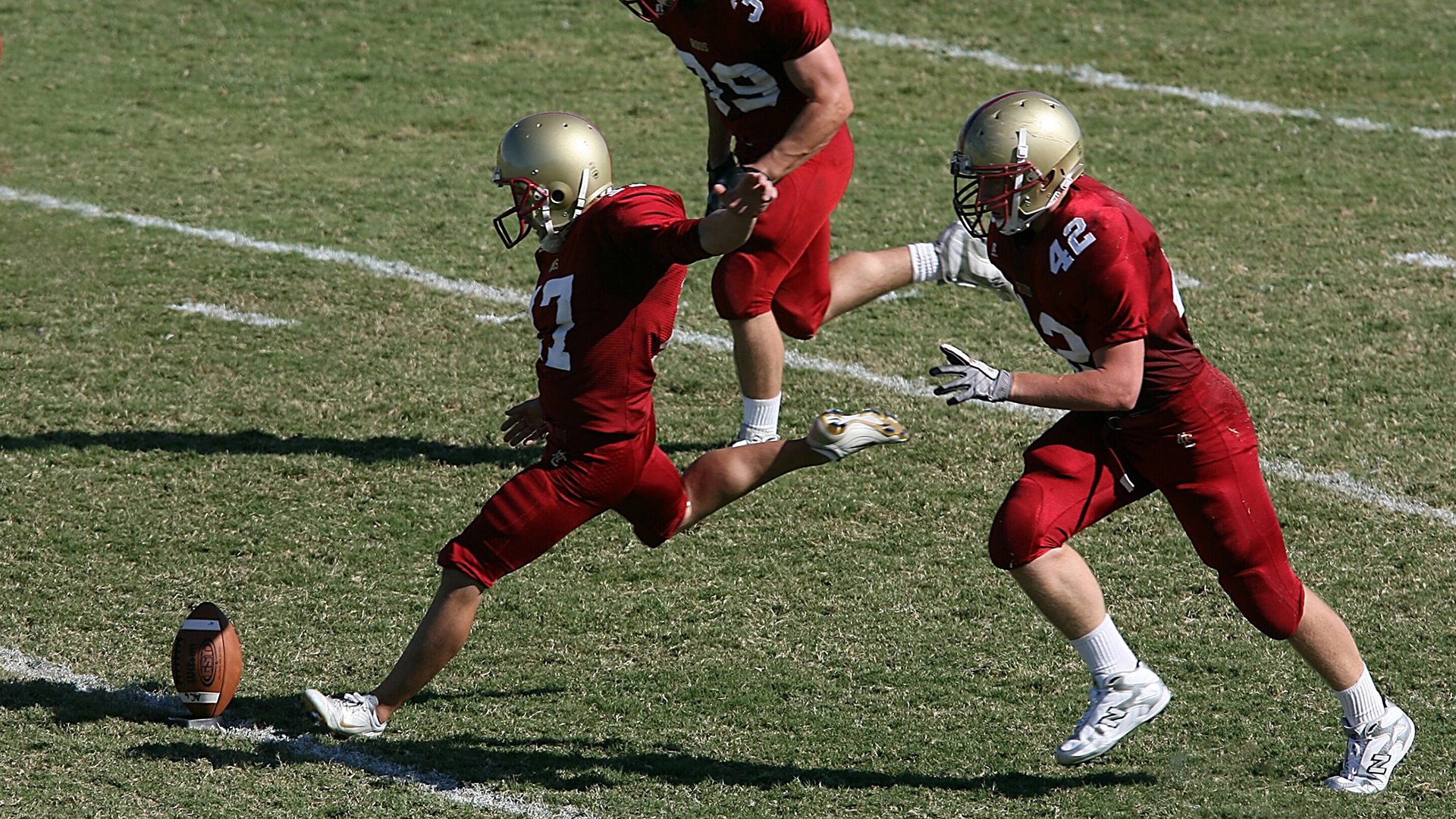 亚冠联赛中国足球迎战 技术打法获认可,亚冠新闻官批中国足球